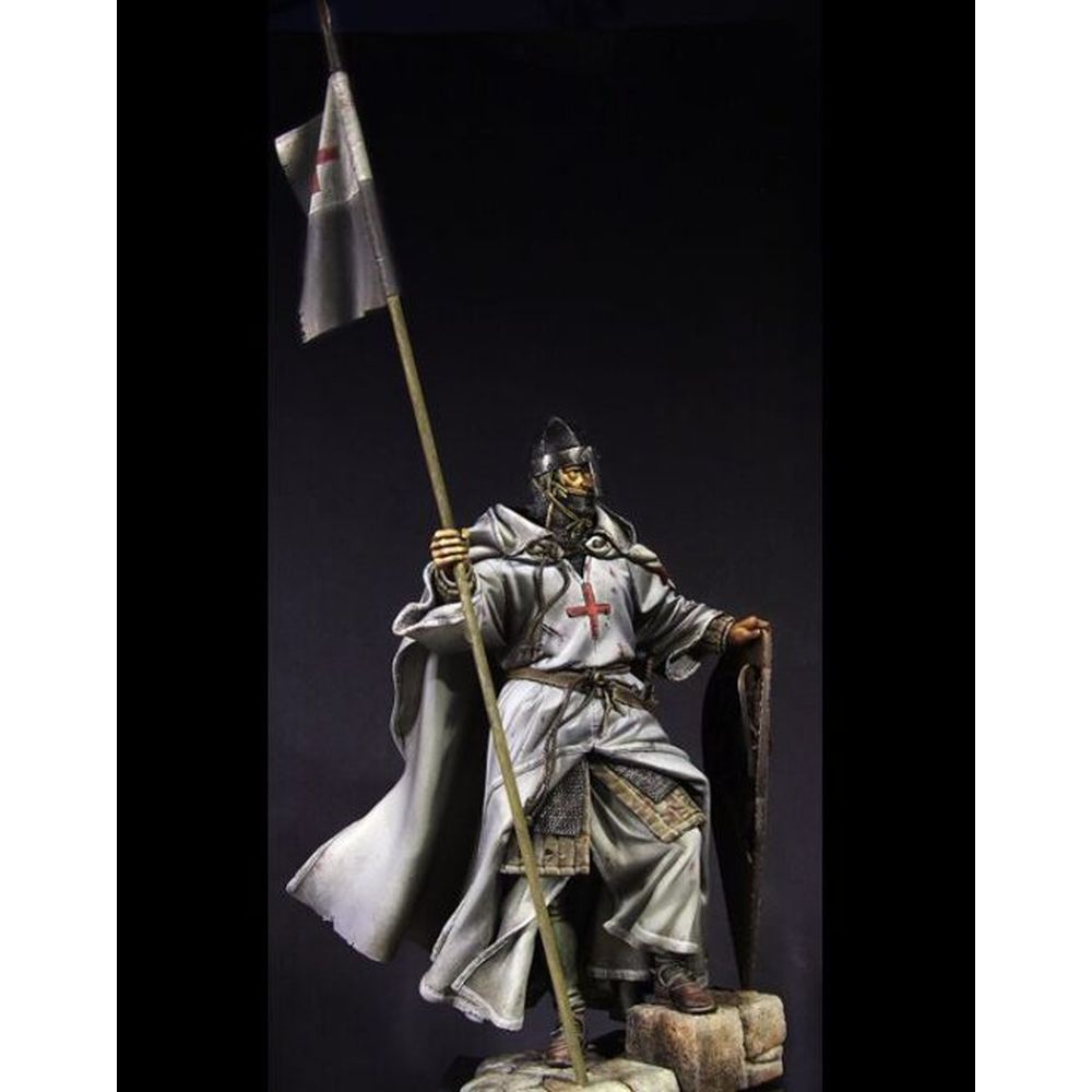 PREORDER Pegaso Models - Templar Standardbearer Statue 200mm