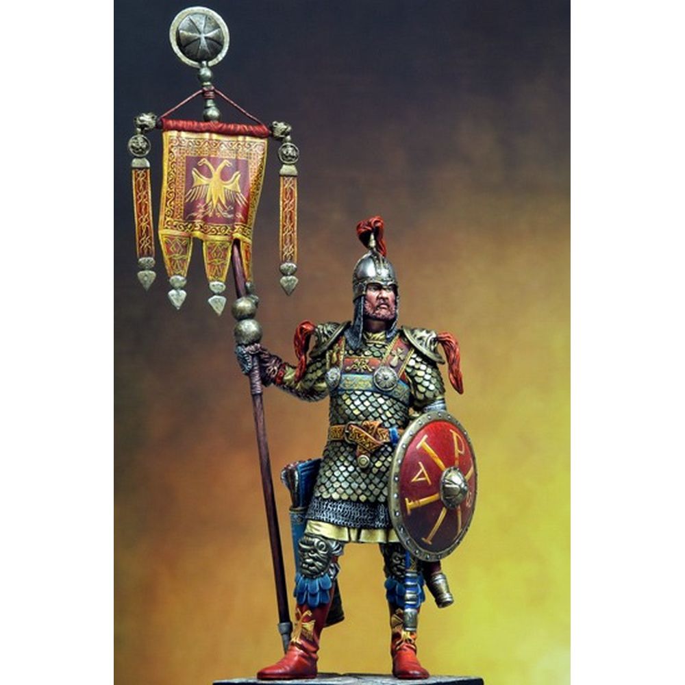 PREORDER Pegaso Models - Byzantine Standard Bearer 75mm on foot CLASSICS