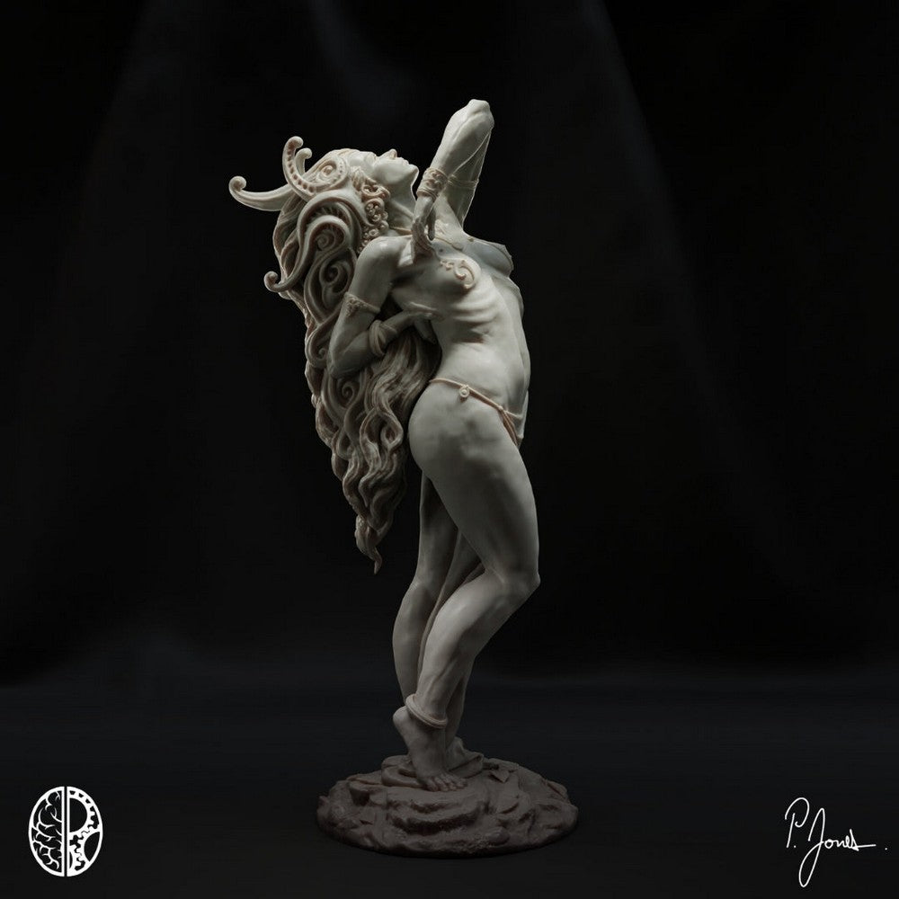 PREORDER Signature Series Figures - Patrick J.Jones: Snow Queen