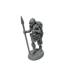 PREORDER Reaper: Dungeon Dwellers: Marina - Overladen Henchwoman (Plastic)