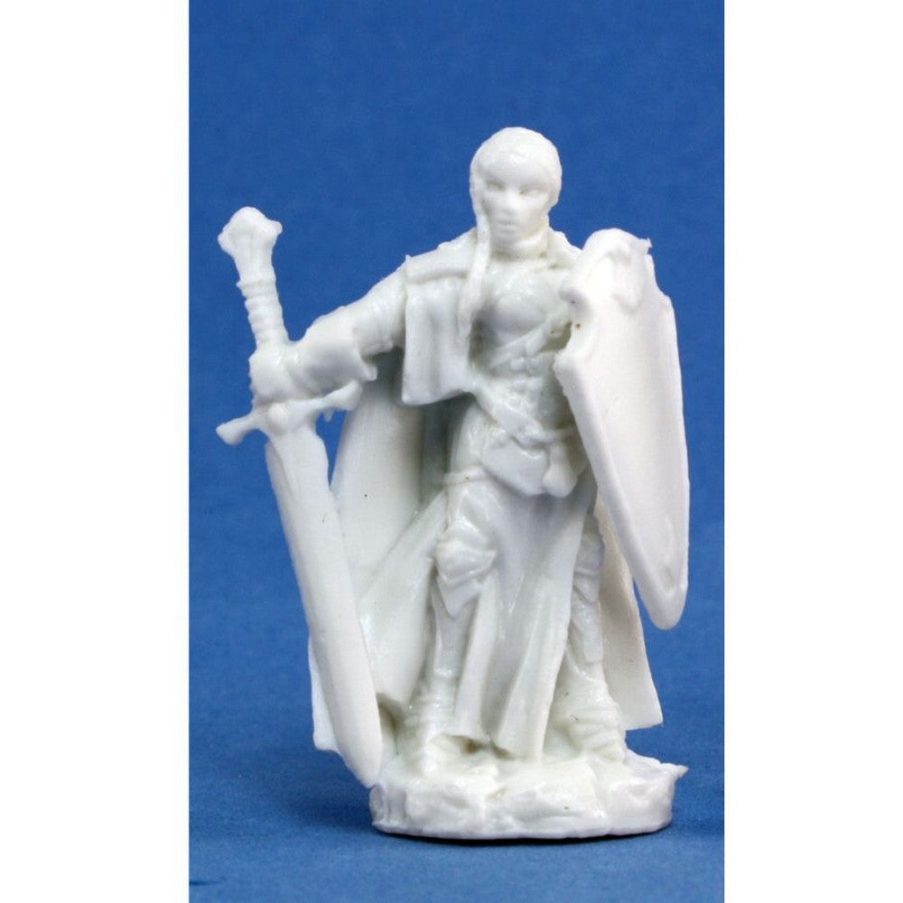 PREORDER Reaper: Bones Classic: Isabeau Laroche - Female Paladin (Plastic)