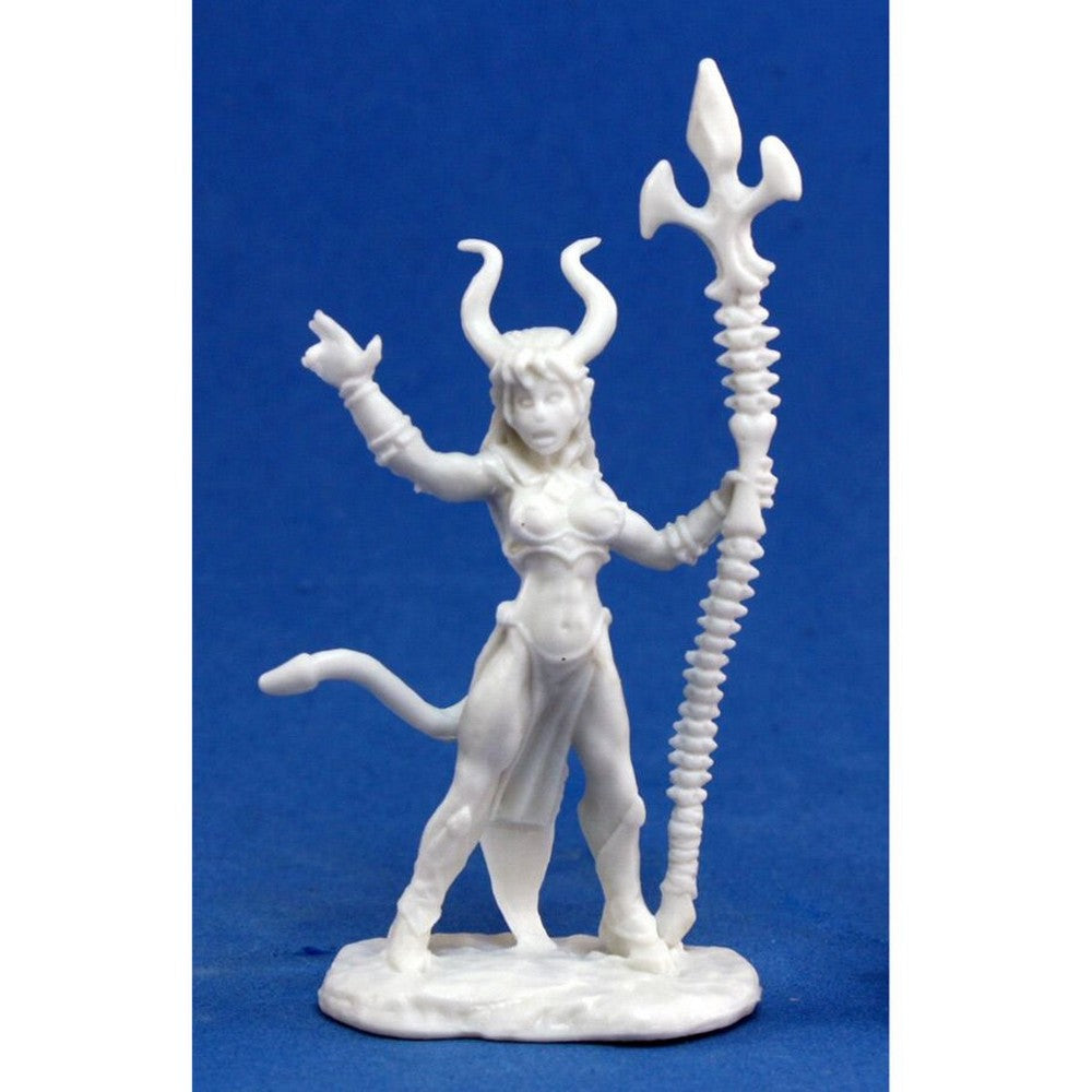 PREORDER Reaper: Bones Classic: Sinessa - Hellborn Sorceress (Plastic)
