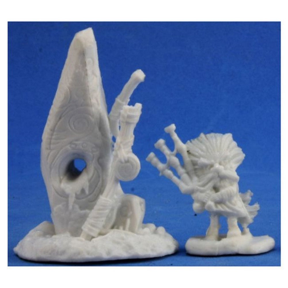 PREORDER Reaper: Bones Classic: Highlands Familiar &amp; Menhir (Plastic)