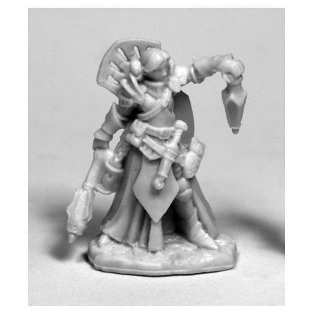 PREORDER Reaper: Bones Classic: Christina - Female Cleric (Plastic)