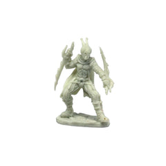PREORDER Reaper: Pathfinder Bones: Red Mantis Assassin (Plastic)