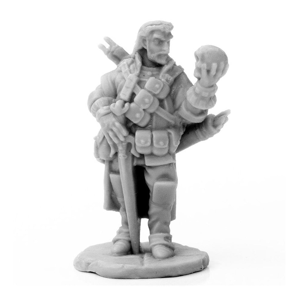 PREORDER Reaper: Pathfinder Bones: Mavaro - Iconic Occultist (Plastic)