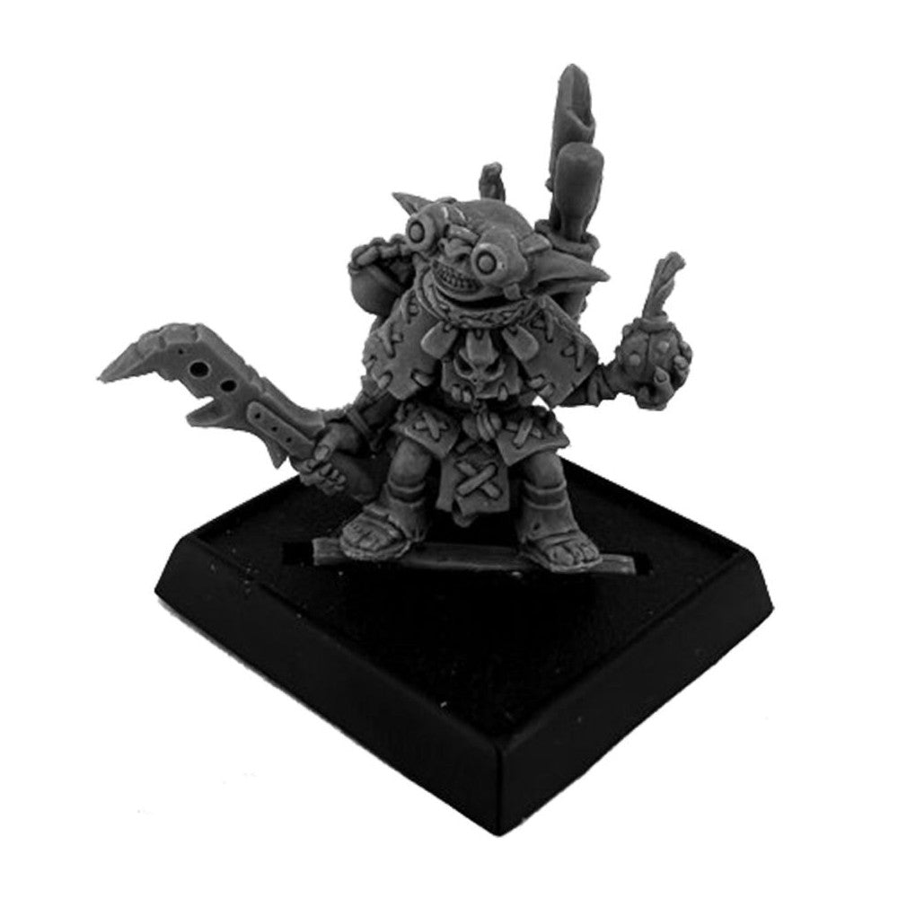 PREORDER Reaper: Pathfinder Bones: Fumbus - Iconic Alchemist (Plastic)