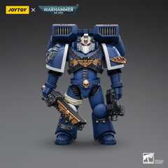 PREORDER Warhammer Collectibles: 1/18 Scale Ultramarines Vanguard Veteran with Chainsword and Bolt Pistol