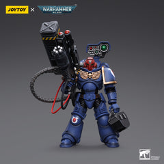 Warhammer Collectibles: 1/18 Scale Ultramarines Desolation Sergeant with Vengor Launcher